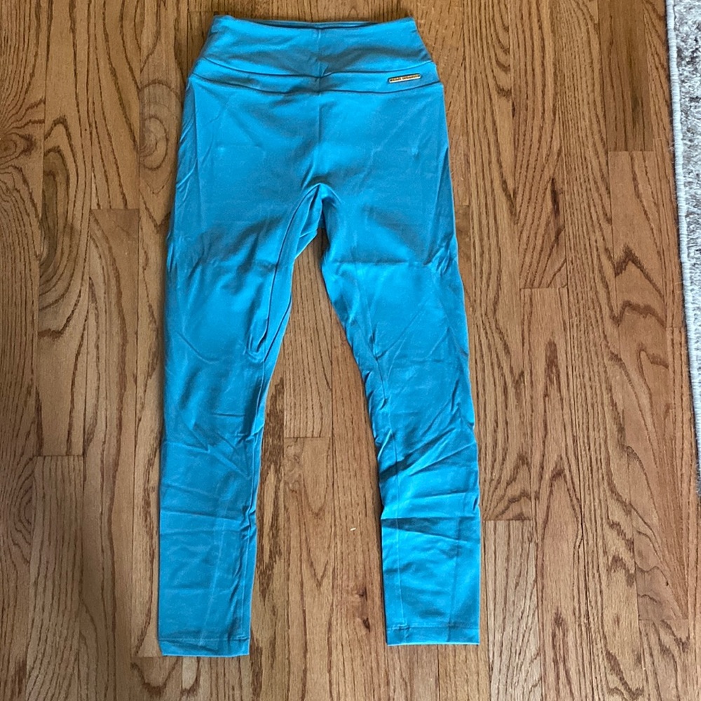 Whitney Simmons Gym Shark leggings - new with tags!